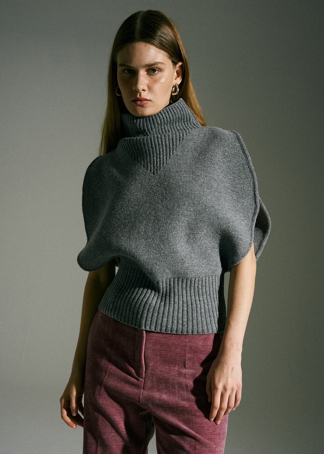 Turtleneck knit vest