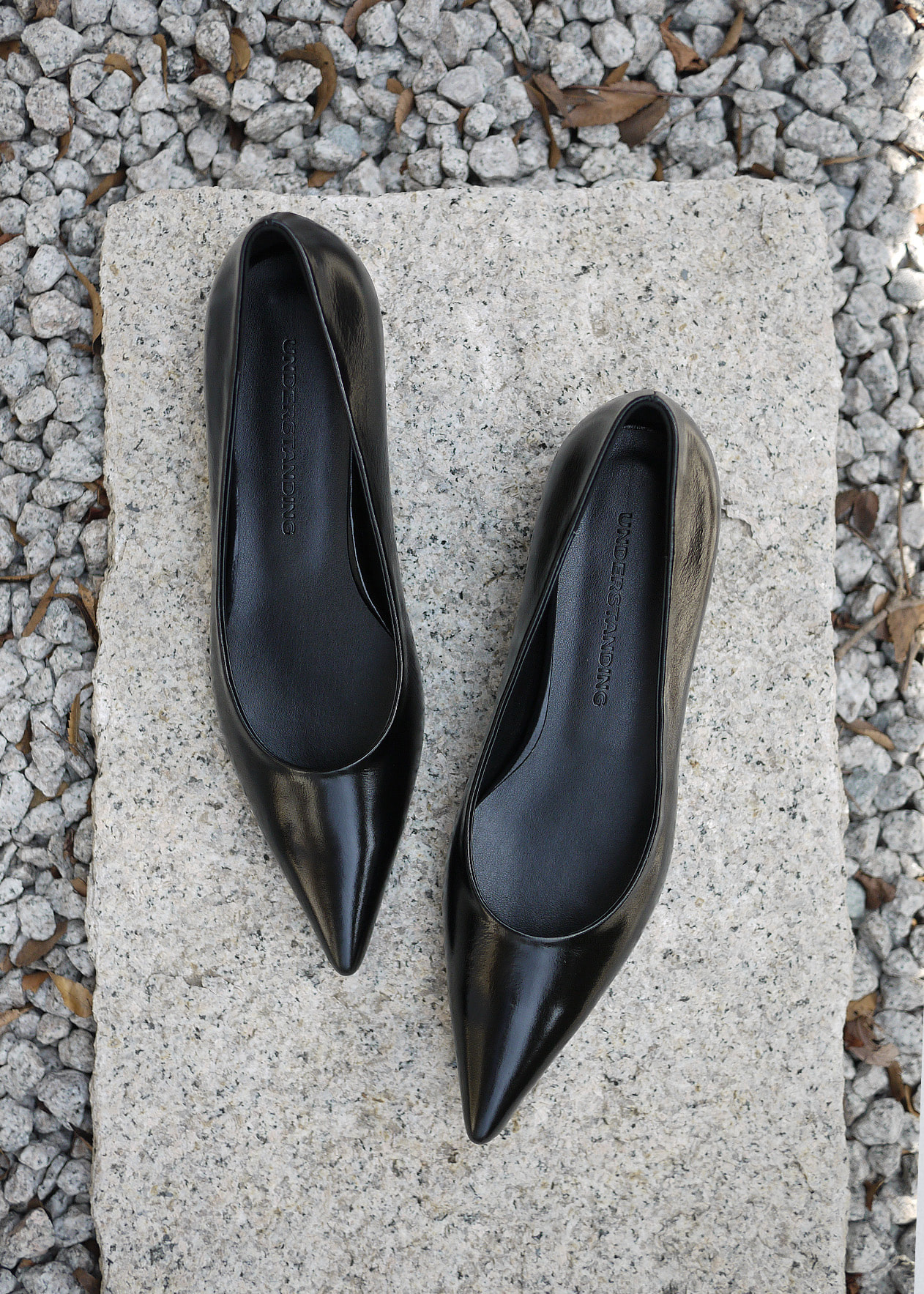 Under stiletto low heels (3cm)