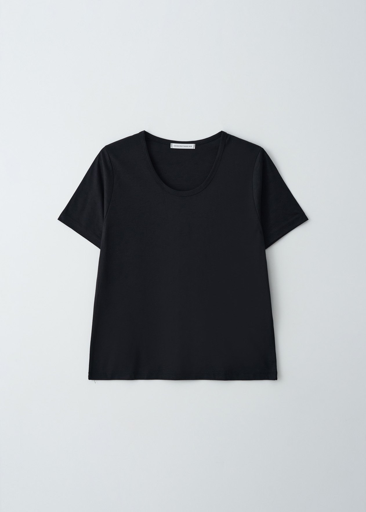U-neck short-sleeved t-shirt